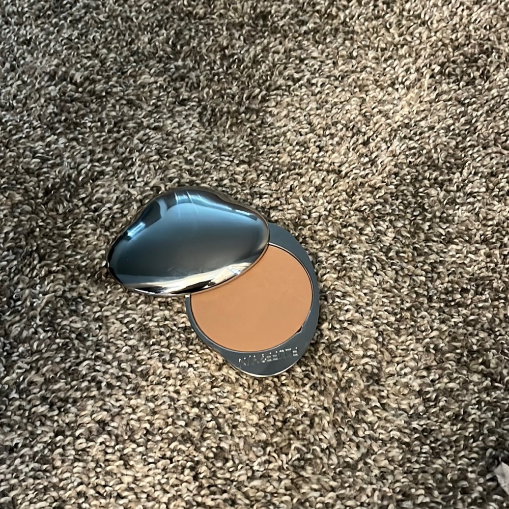 Fluff cosmetics brand new cloud compact in the size large and refill in color #1